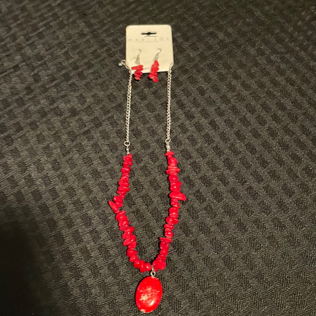 16” Red Bead Necklace With Pendent And Earrings New